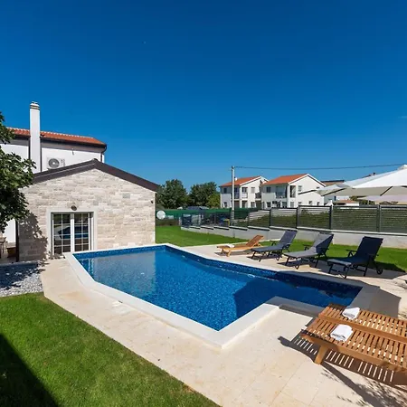 Nina With Private Pool And Bbq Near Porec Villa Bonaci