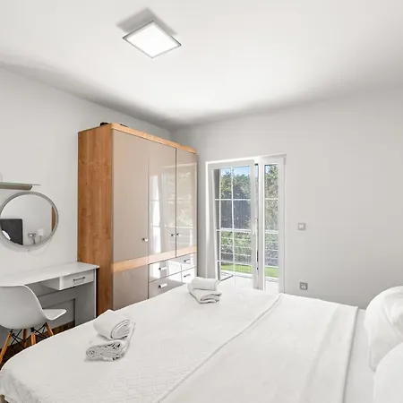 Villa Nina With Private Pool And Bbq Near Porec *